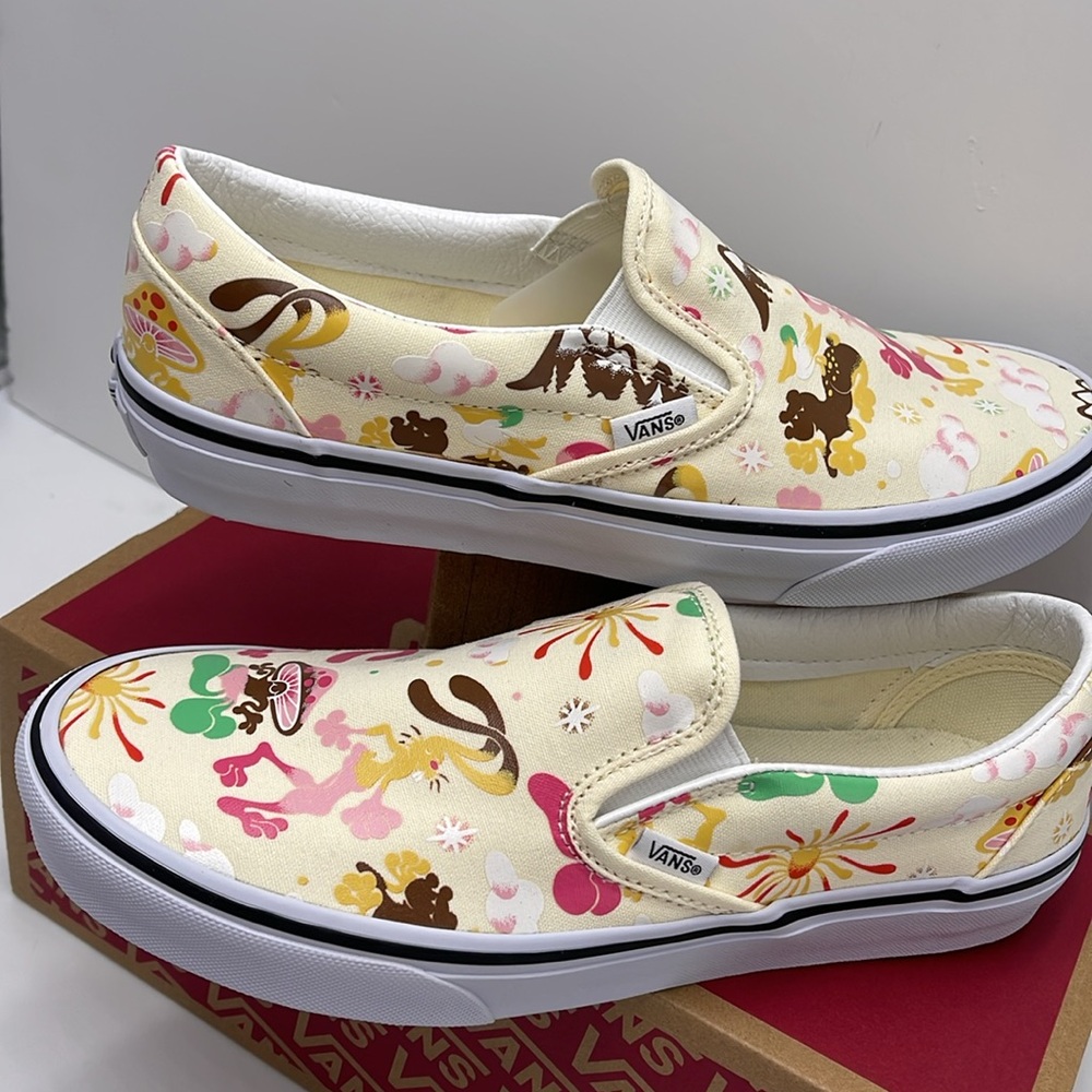 Vans WMNS  Classic Slip-On Get Outdoors Classic White 
VN000BVZFRL Sneakers - Picture 10 of 16